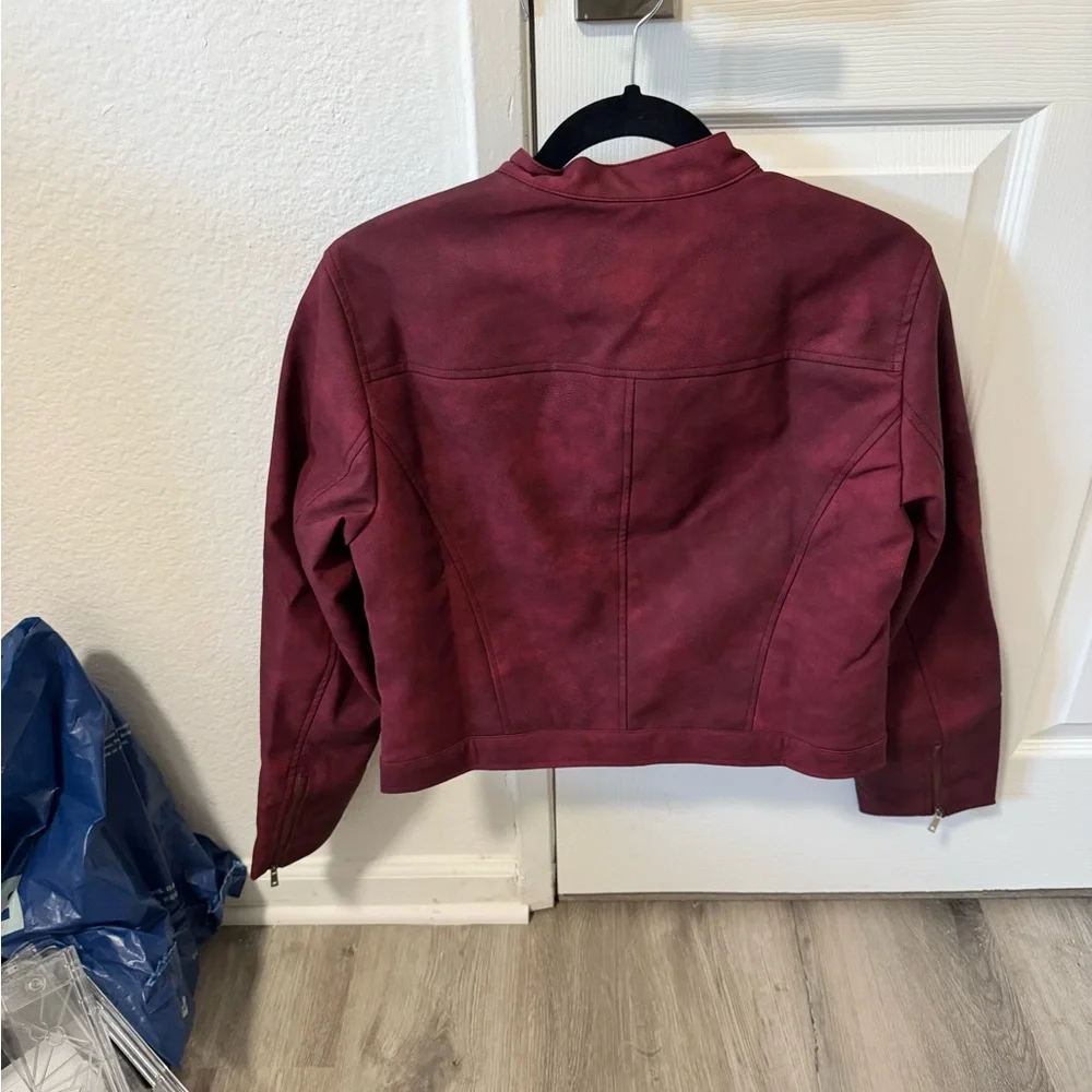 Red jacket - Picture 3 of 3